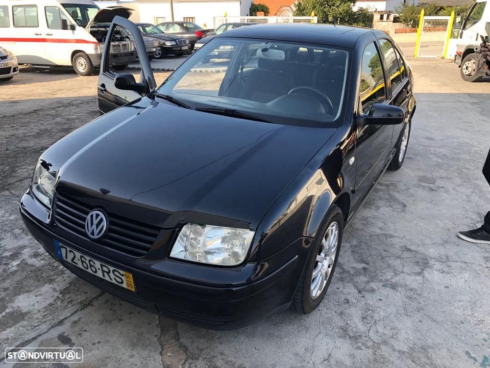 VW Bora 1.9 TDi Highline - 1