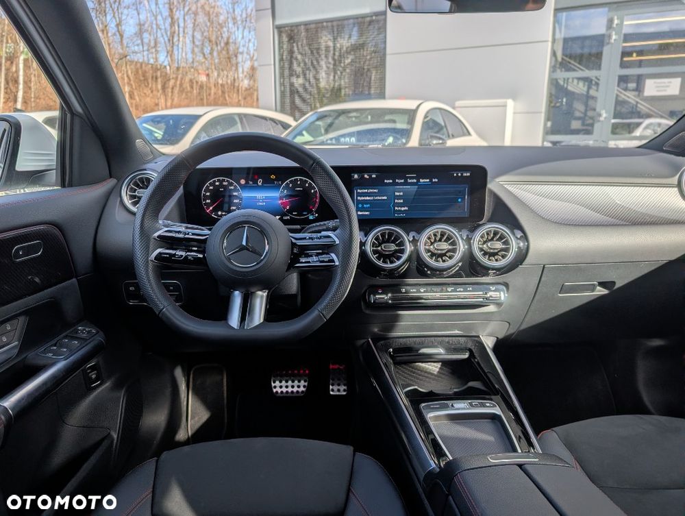 Mercedes-Benz GLA 200 AMG Line - 10