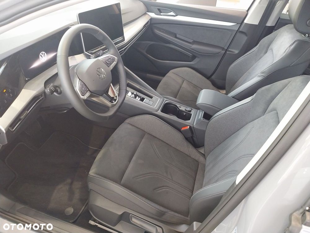 Volkswagen Golf - 6
