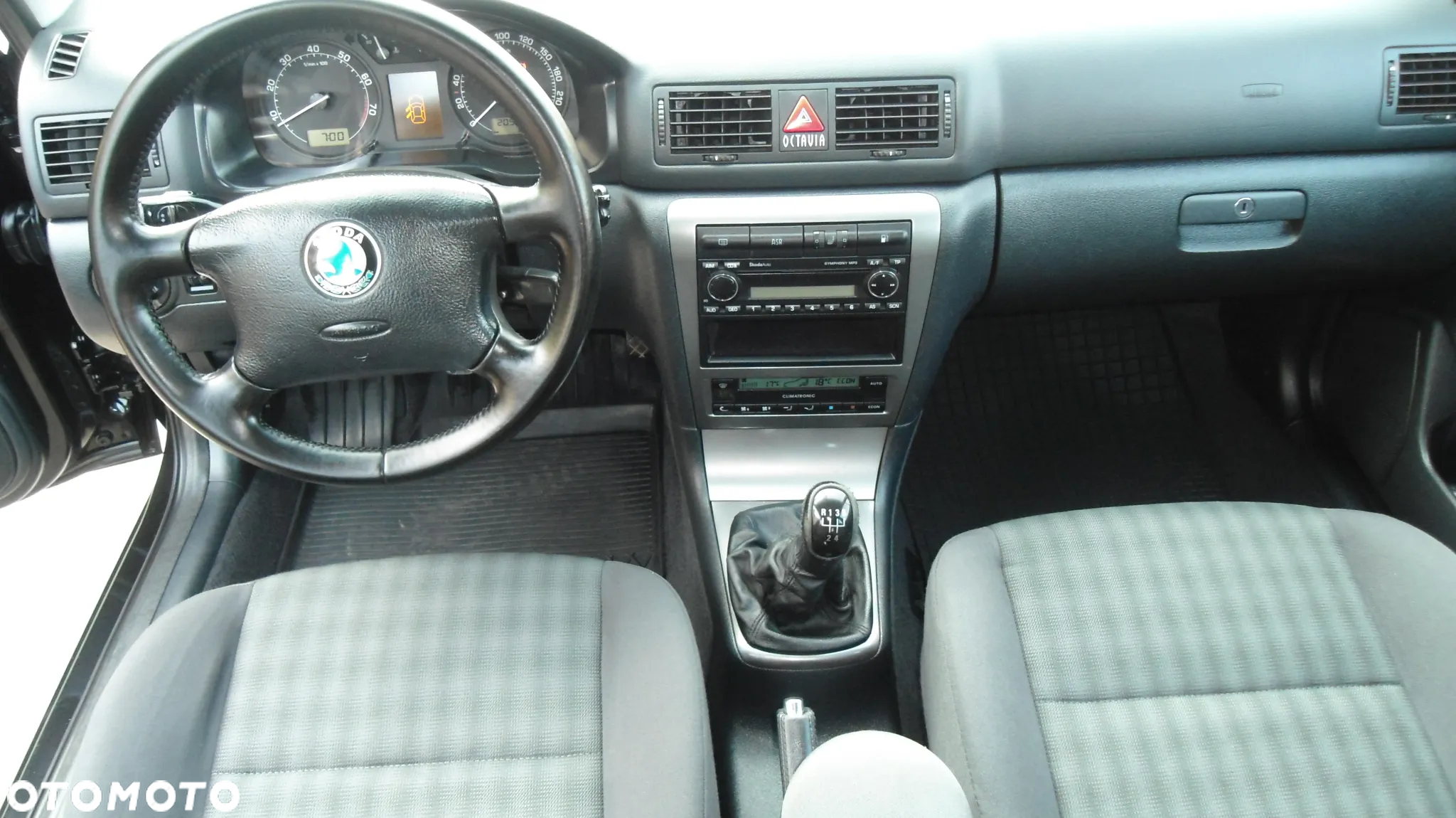 Skoda Octavia 1.6 Ambiente - 8