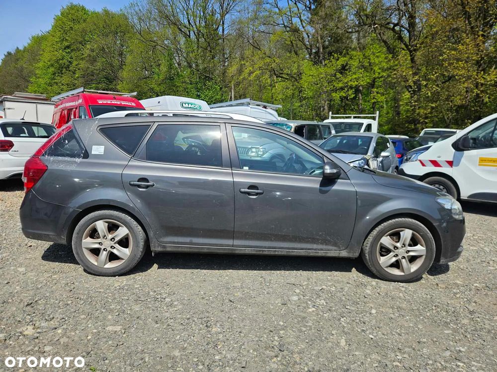 Kia Ceed Cee'd 1.6 Crdi Comfort + - 5