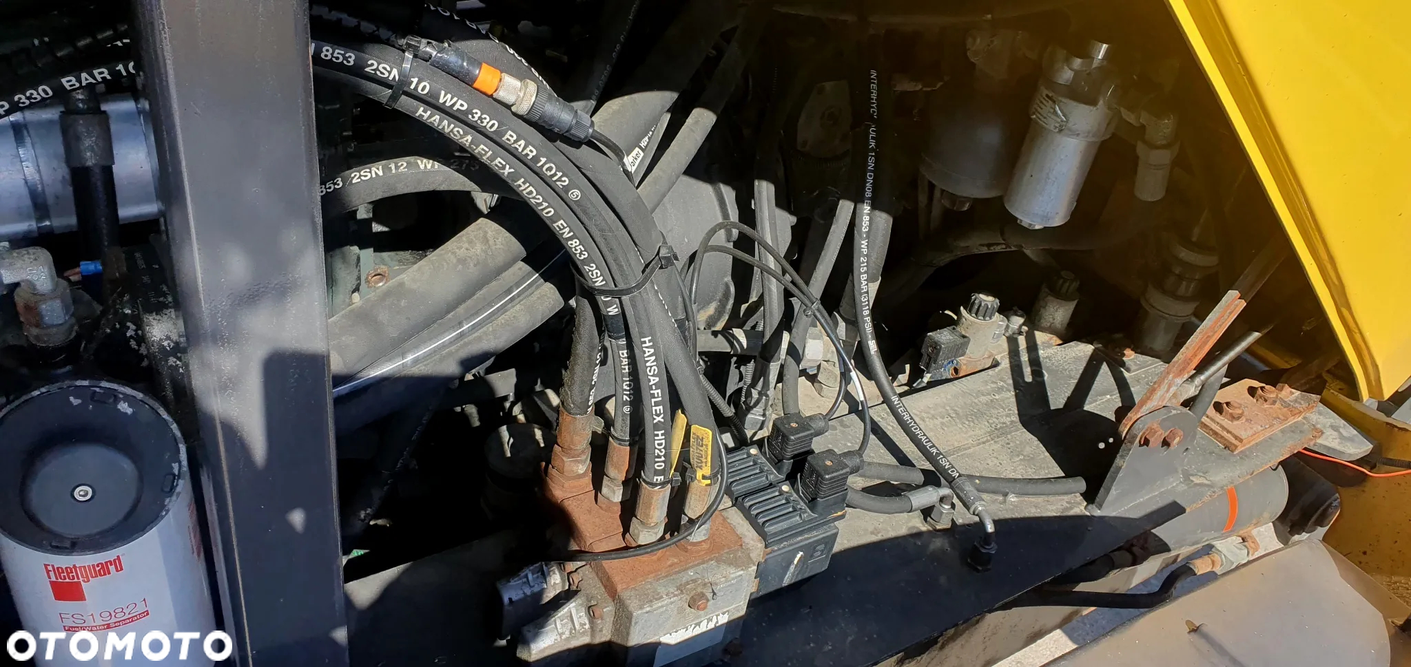 New Holland F156.7A - 17