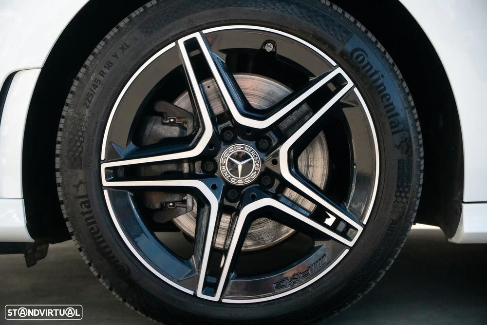 Mercedes-Benz A 250 Limousine e 8G-DCT AMG Line - 7