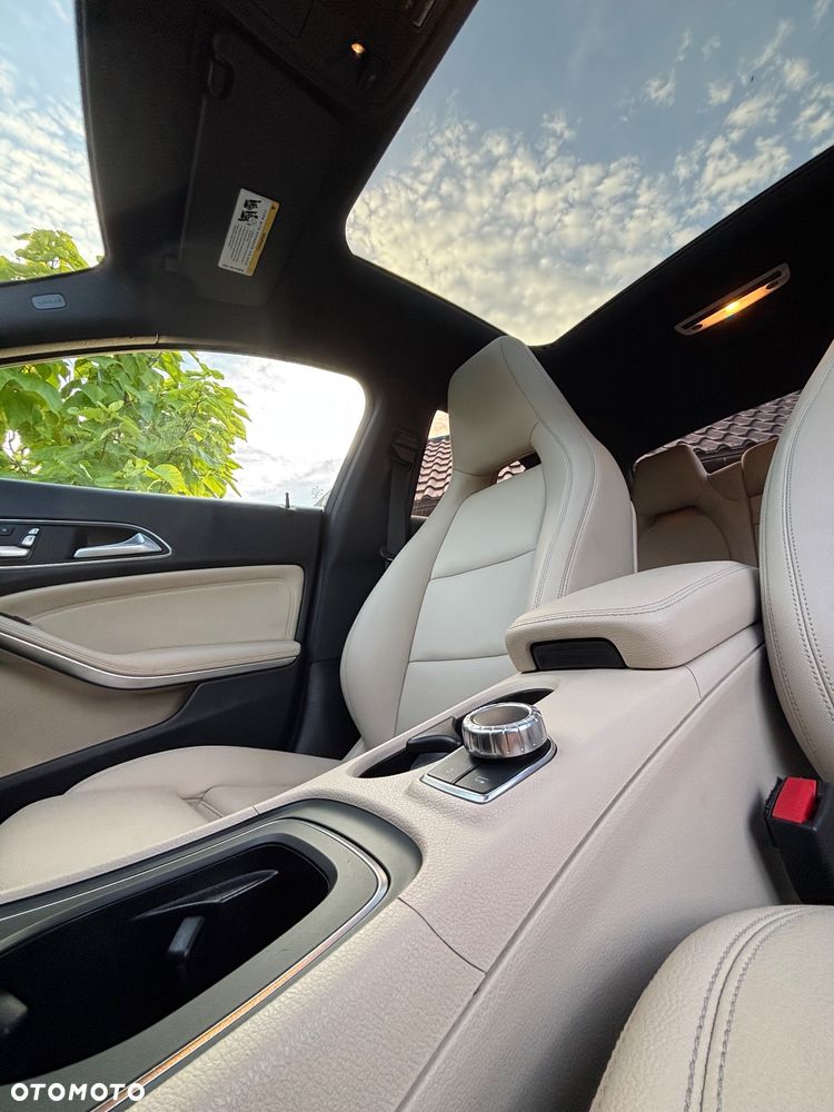 Mercedes-Benz CLA 250 4-Matic - 12