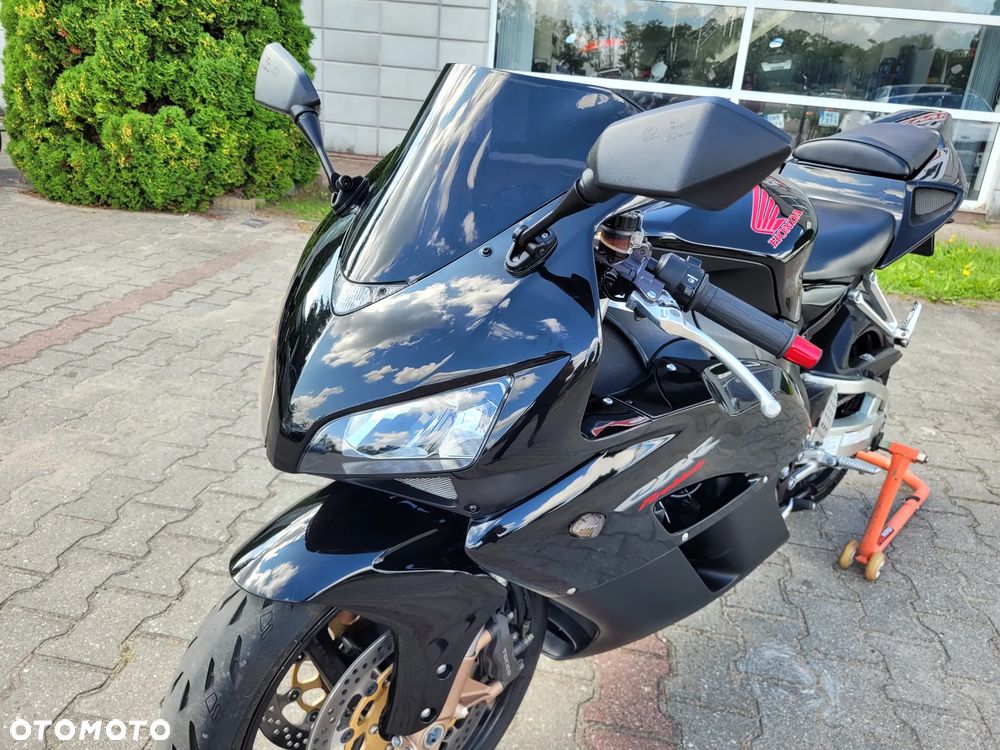 Honda CBR - 23