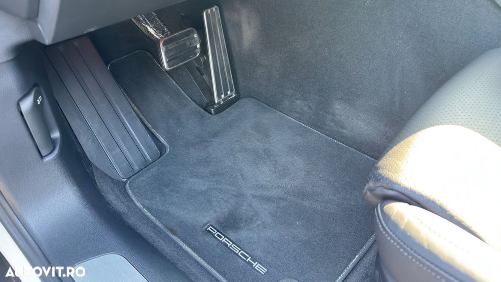 Porsche Panamera - 31