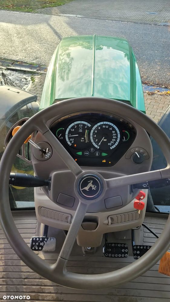 John Deere 6150R - 4