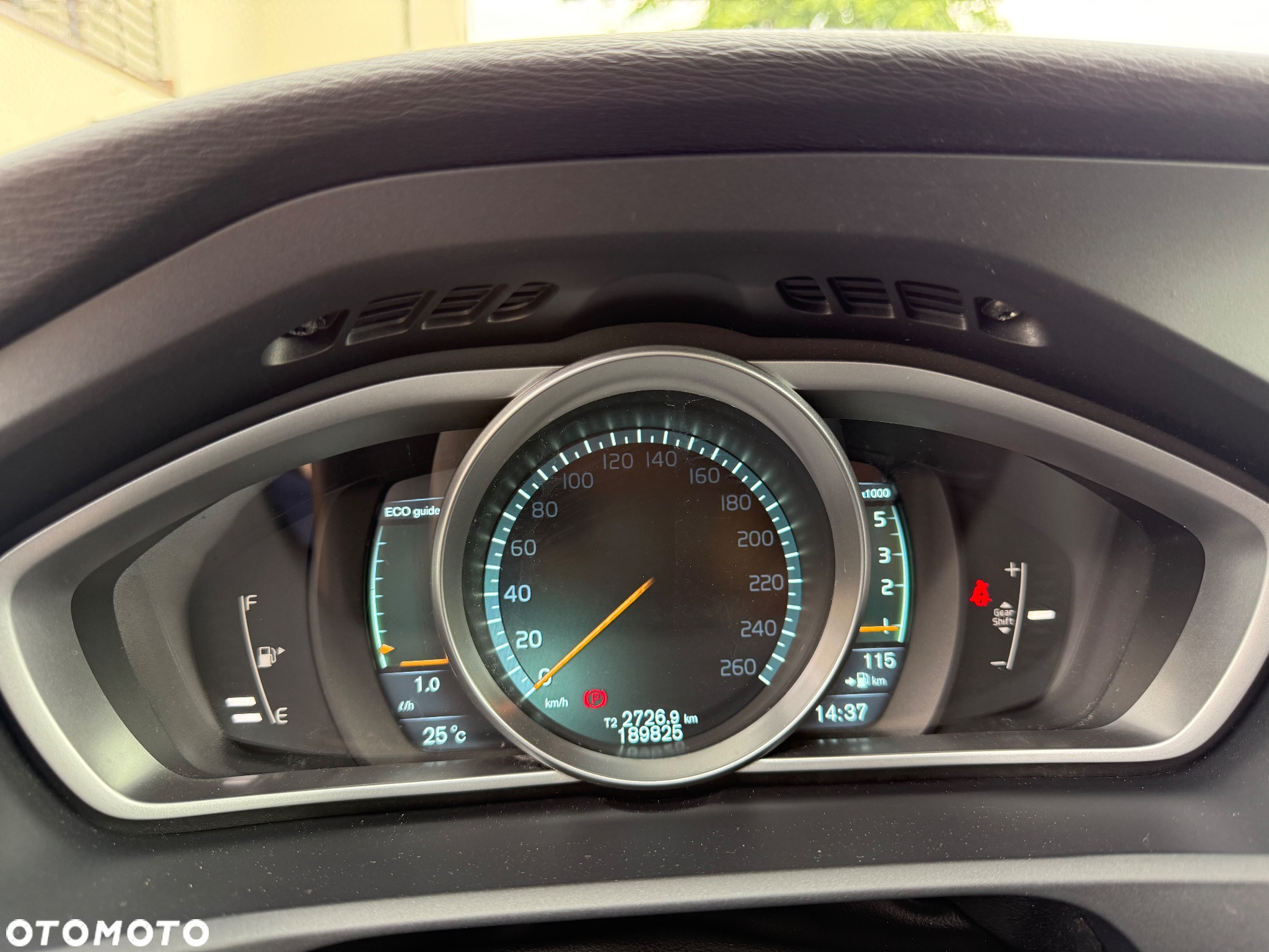 Volvo V40 D2 Momentum - 19