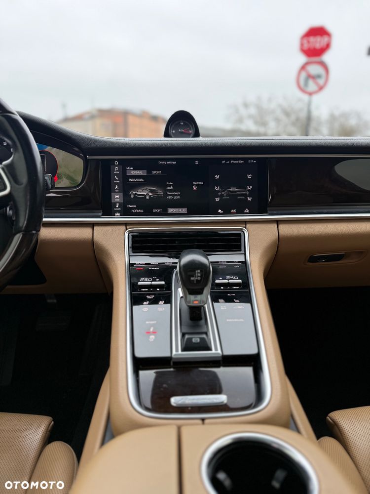 Porsche Panamera 4 Executive - 23