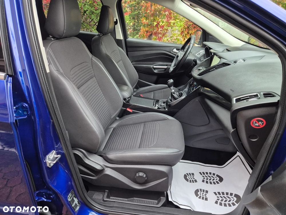 Ford Kuga 2.0 TDCi 2x4 Titanium - 20