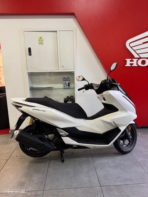 Honda PCX125 DX - com conetividade - 1