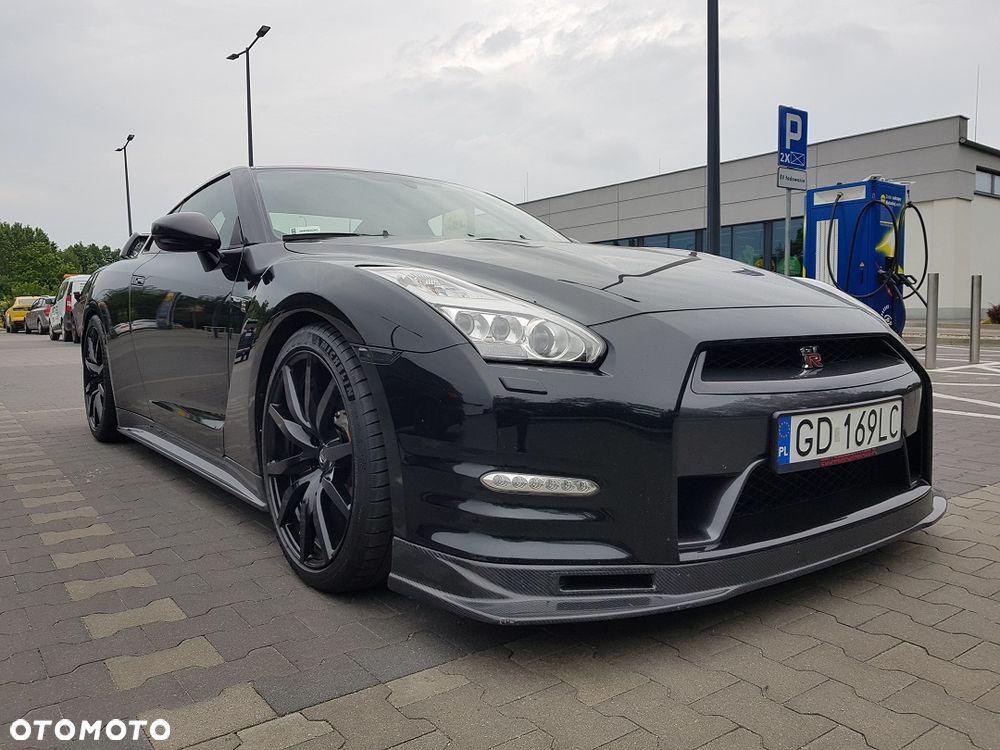 Nissan GT-R - 7