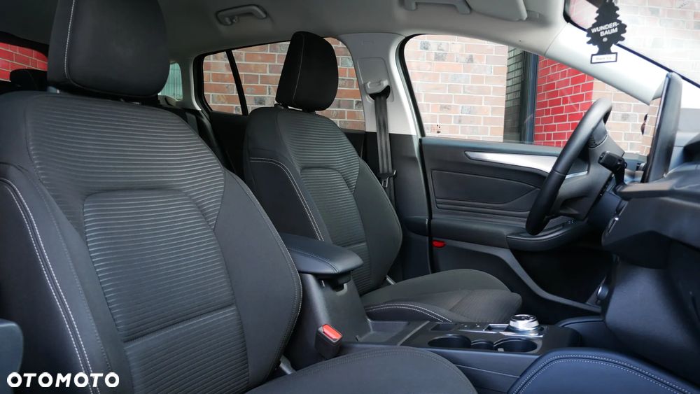 Ford Focus 1.5 EcoBlue STart-Stopp-System TITANIUM - 6