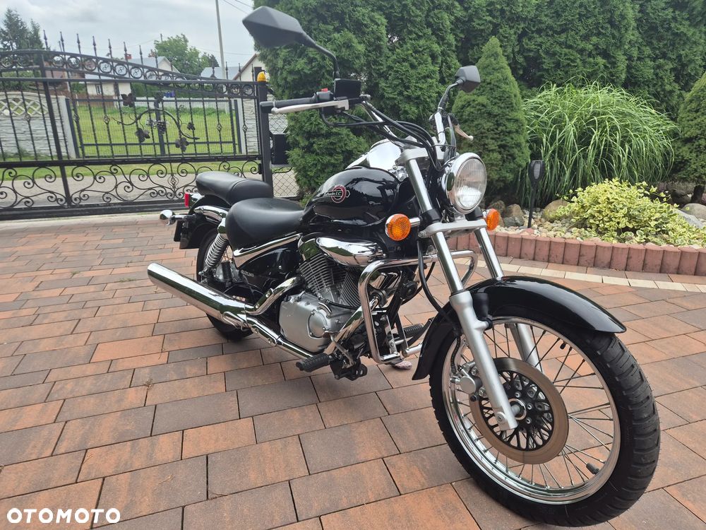 Suzuki Intruder - 5