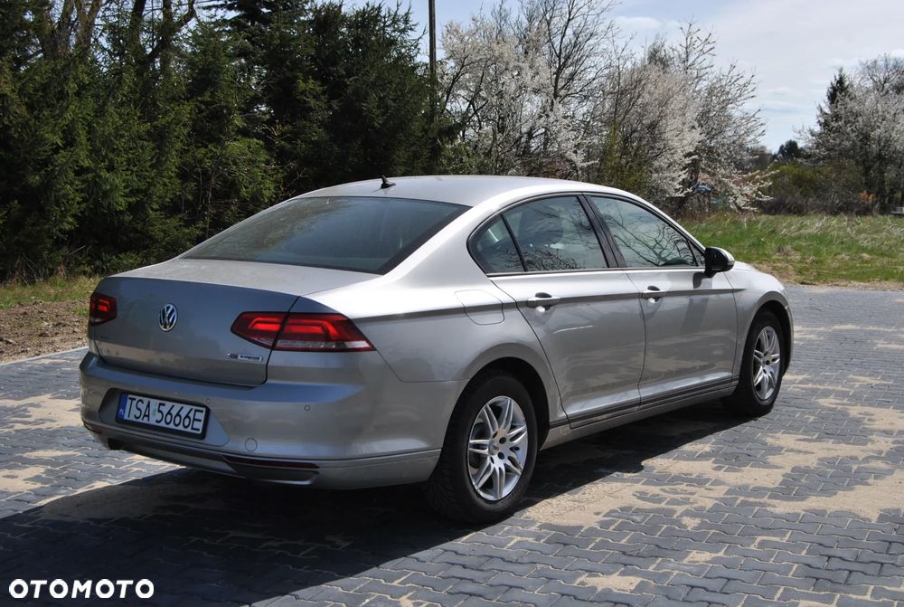 Volkswagen Passat 1.6 TDI BMT Comfortline - 4