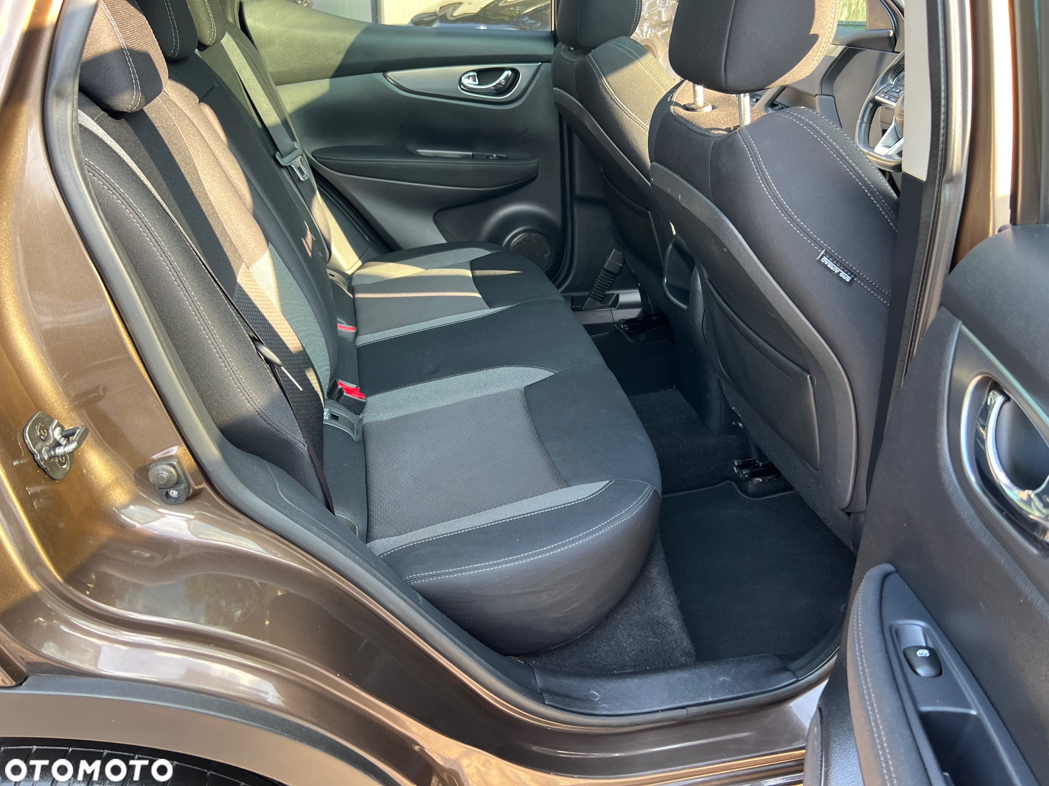 Nissan Qashqai 1.6 DIG-T N-Connecta - 8