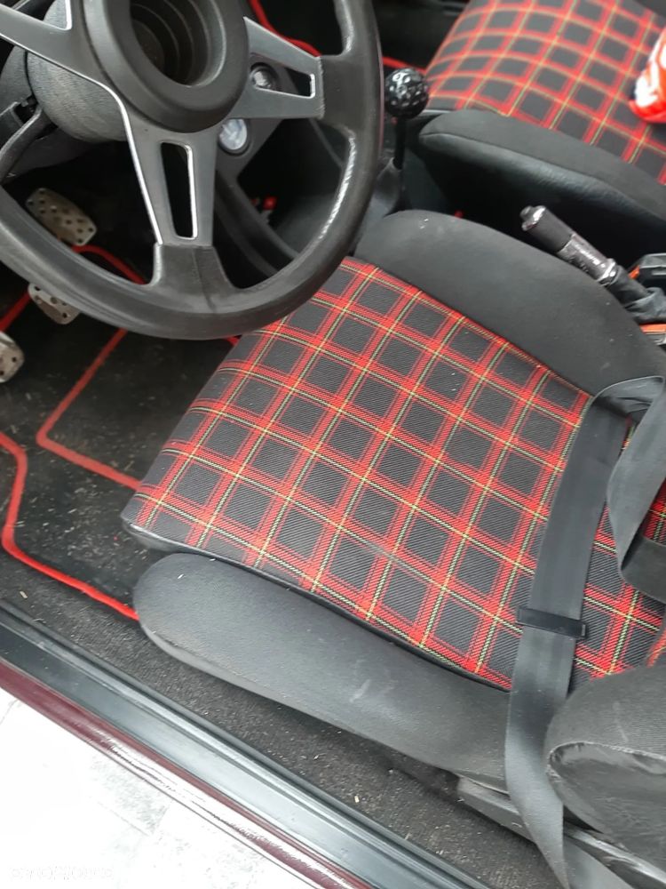 Volkswagen Golf - 2
