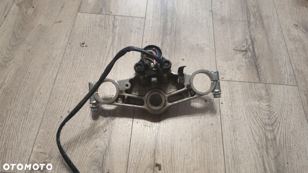 EU PÓŁKA GÓRNA STACYJKA KAWASAKI ZZR 1200 02-05 - 2