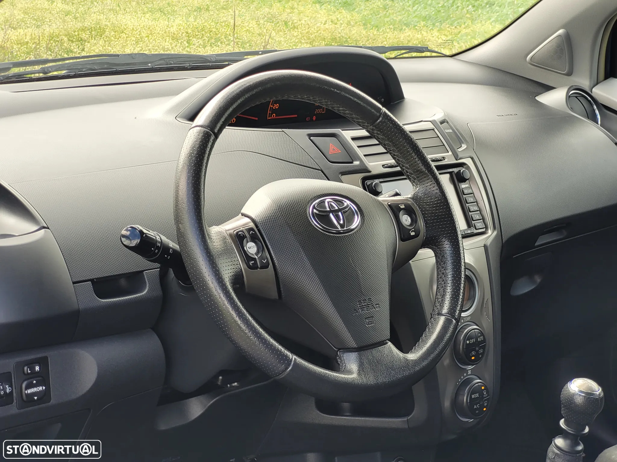 Toyota Yaris 1.4 D-4D Comfort+Navi - 15