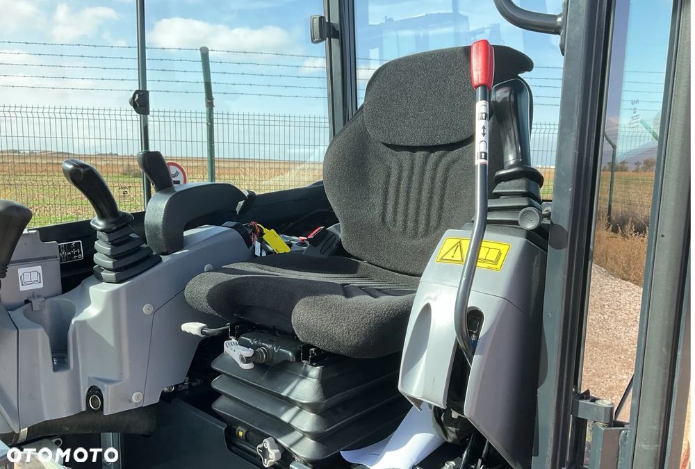 Kubota KX027-4  Minikoparka  ROKU 2023 - 6