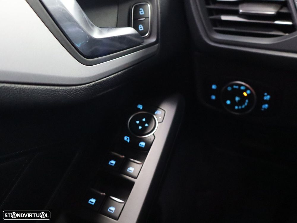 Ford Focus SW 1.5 TDCi EcoBlue Titanium - 13