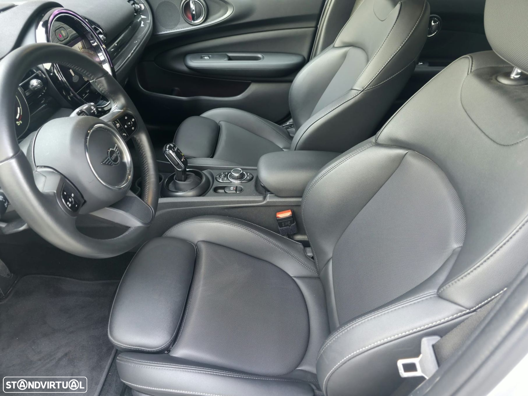 MINI Clubman Cooper D Premium Essential Auto - 31