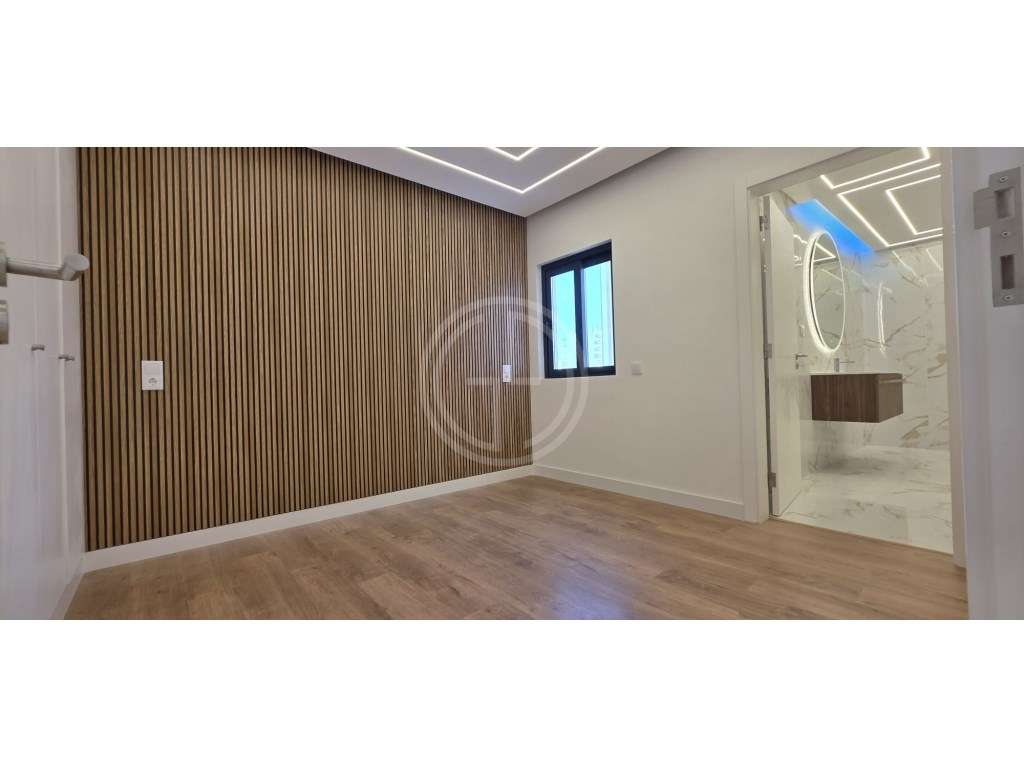Apartamento T2 renovado, vista mar em Quarteira - Grande imagem: 4/26