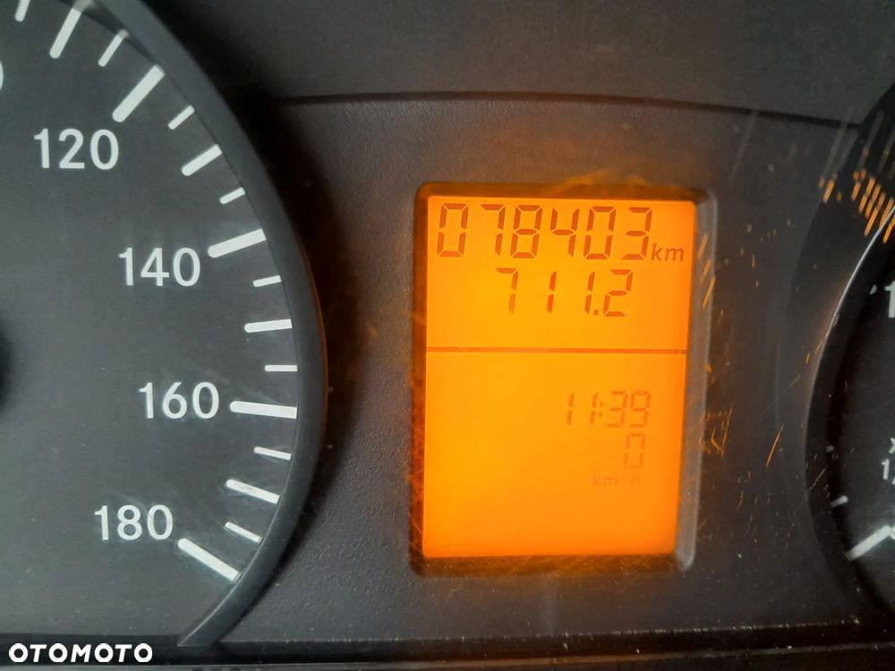 Mercedes-Benz Sprinter - 13