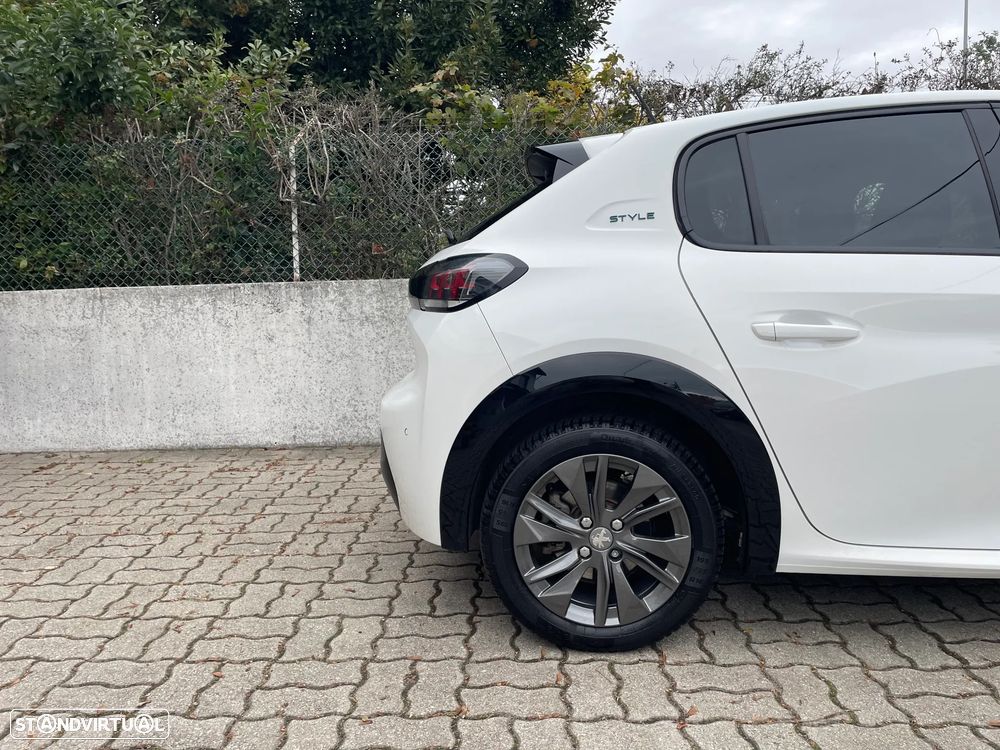 Peugeot e-208 E-Style - 12