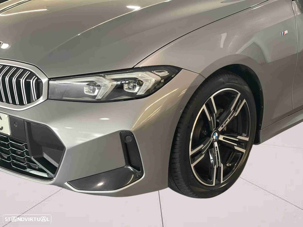 BMW 320 d Touring Pack Desportivo M Auto - 4