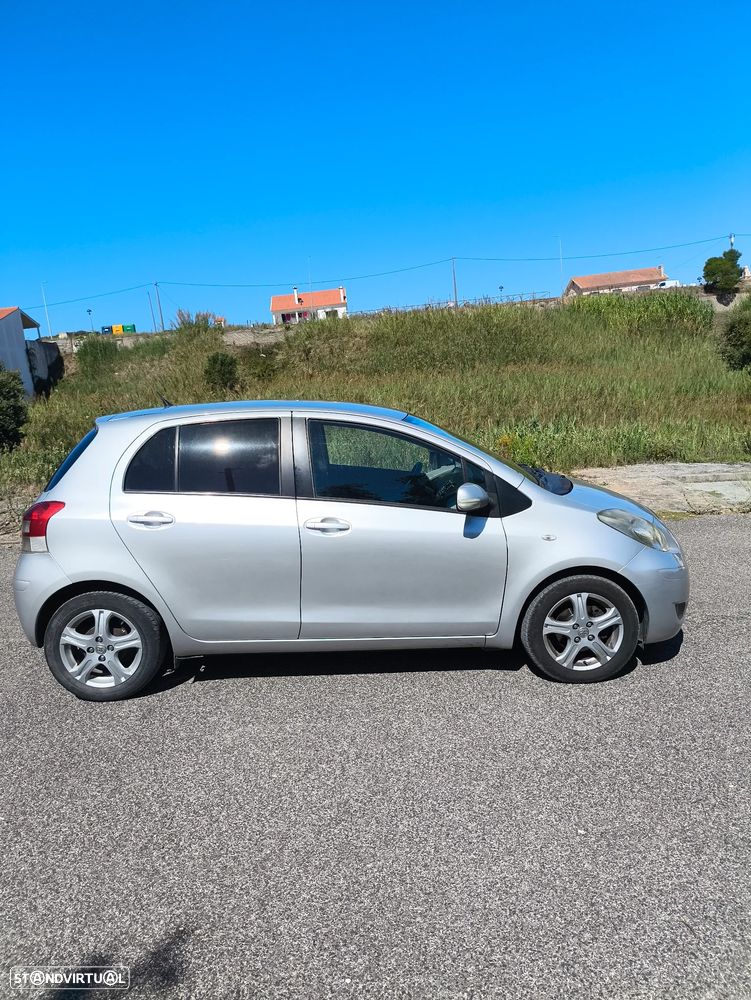 Toyota Yaris 1.4 D-4D Rock In Rio10 - 6