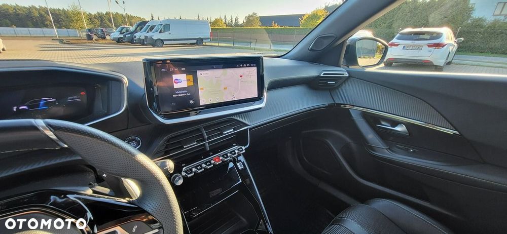 Peugeot 2008 Hybrid 136 e-DSC GT - 14