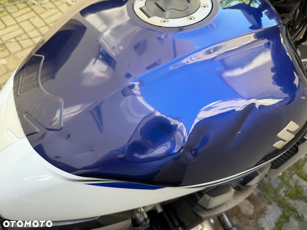Suzuki GSX - 4