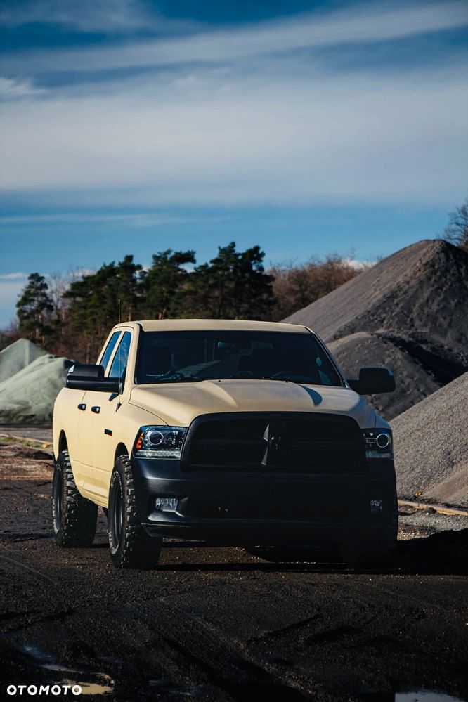 Dodge RAM - 1