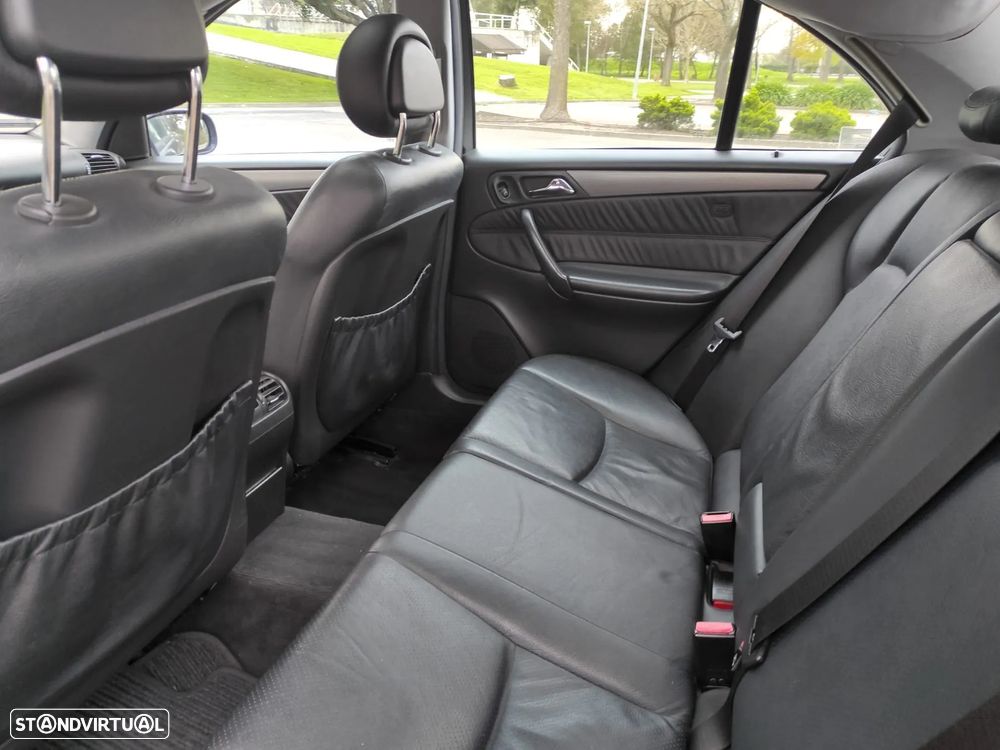 Mercedes-Benz C 220 - 12