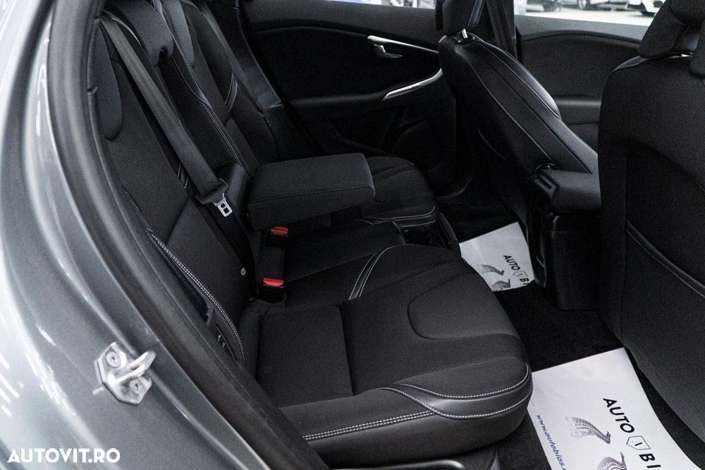 Volvo V40 D3 Geartronic Momentum - 8