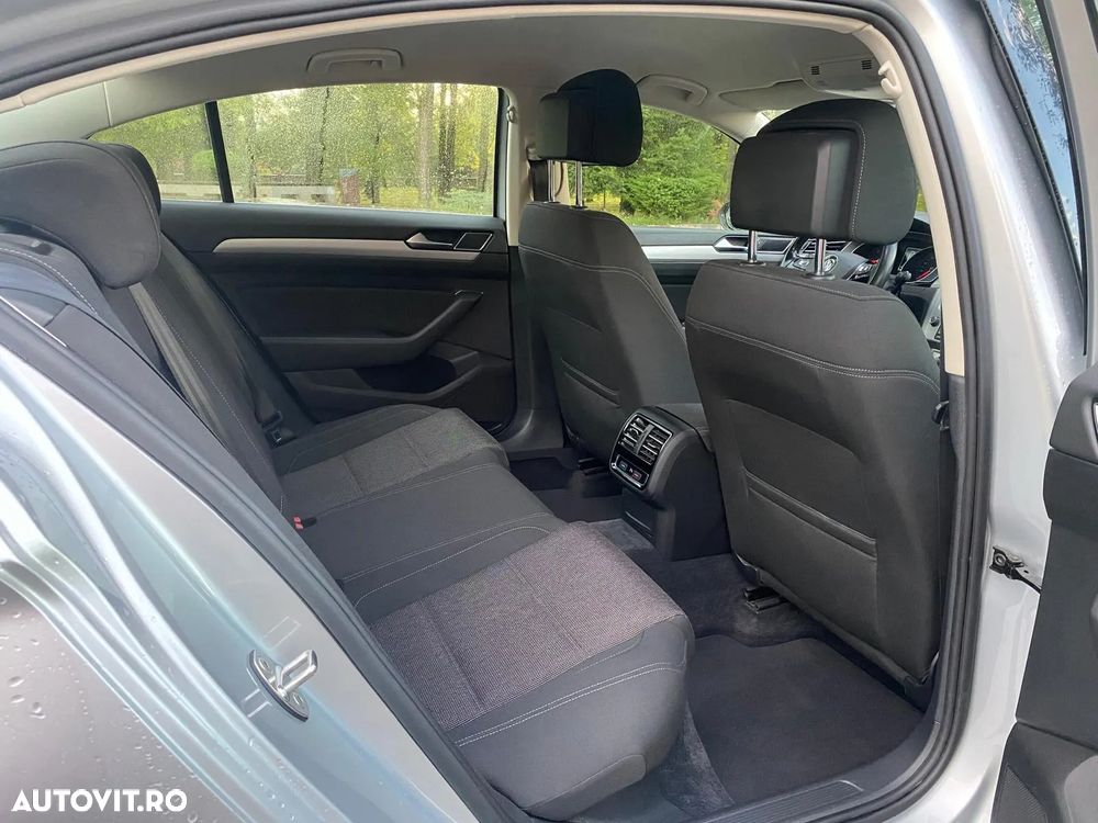 Volkswagen Passat Variant 1.6 TDI (BlueMotion Technology) DSG Comfortline - 11
