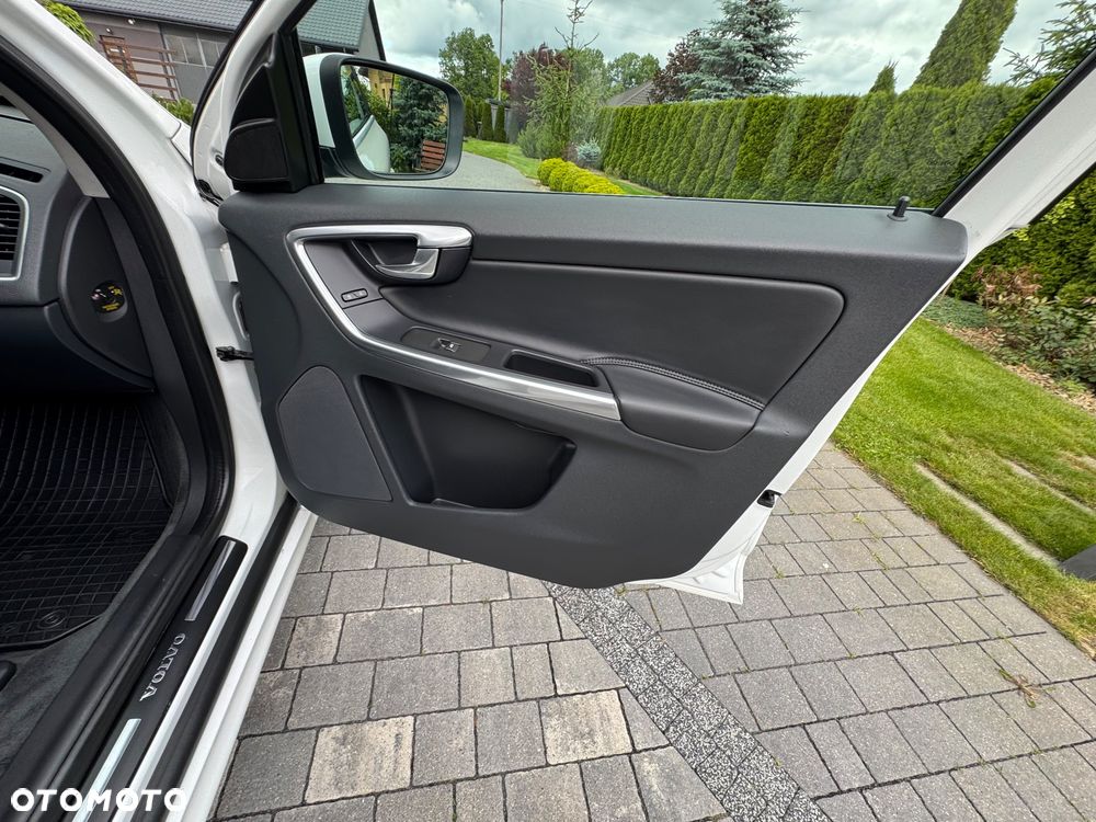 Volvo XC 60 D4 Drive-E Summum - 30