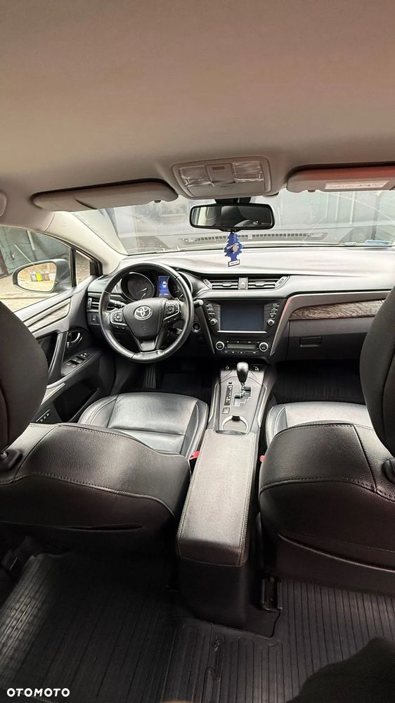 Toyota Avensis 2.0 Prestige MS - 21