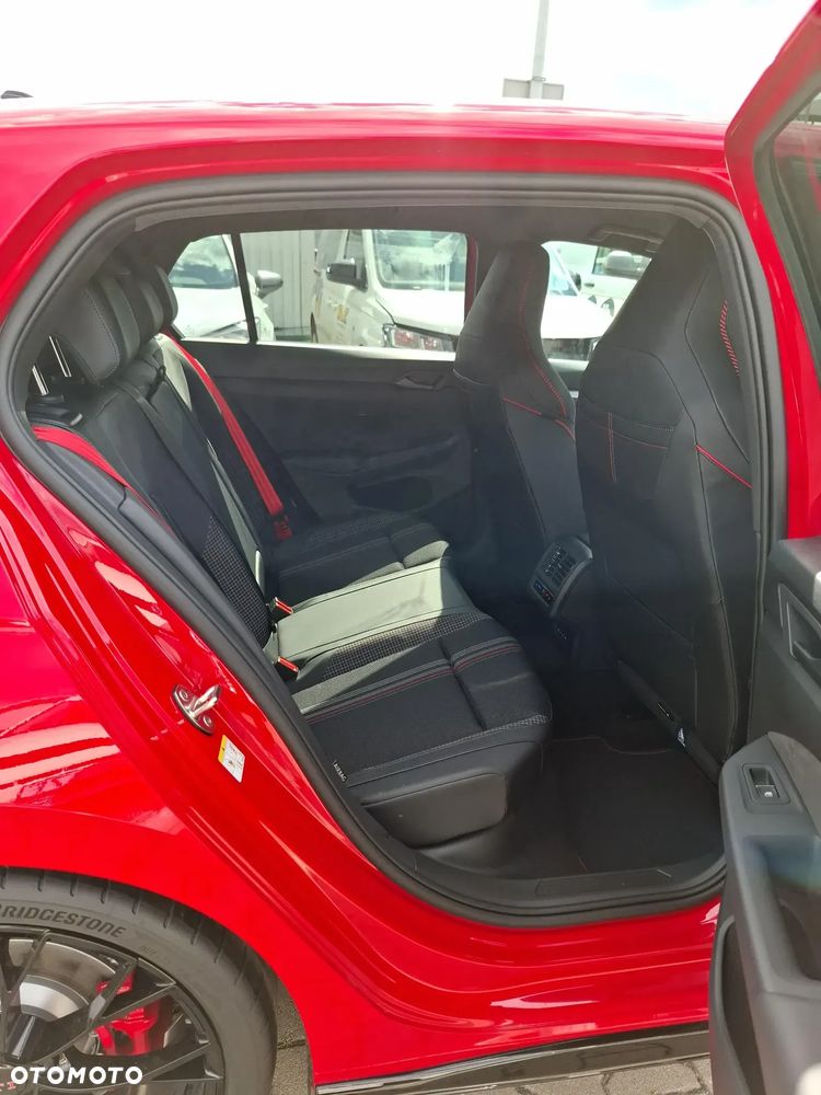 Volkswagen Golf - 20
