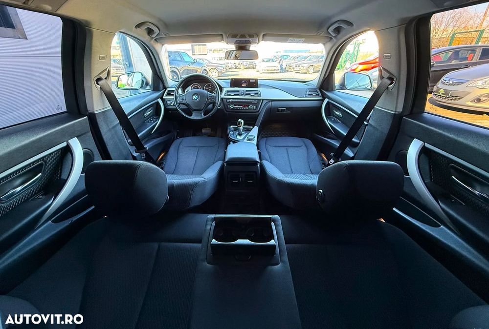 BMW Seria 3 320d Aut. - 23