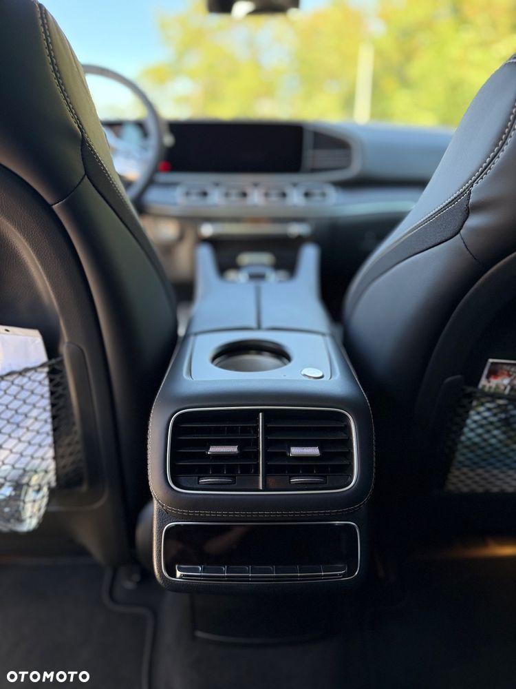 Mercedes-Benz GLS - 21