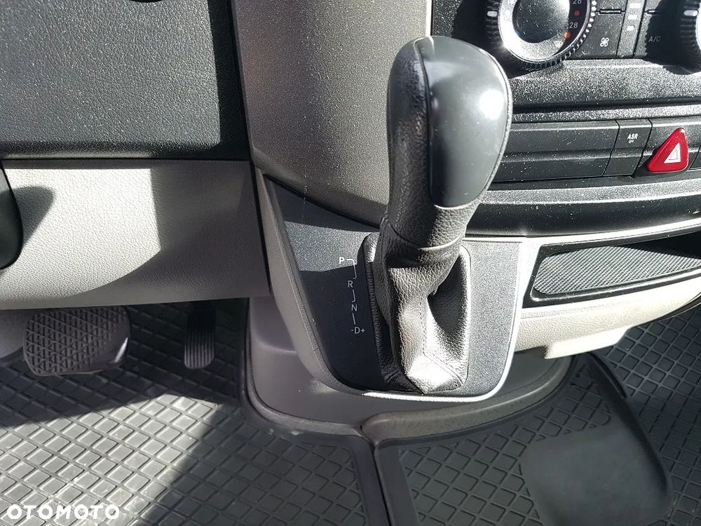 Mercedes-Benz Sprinter - 18