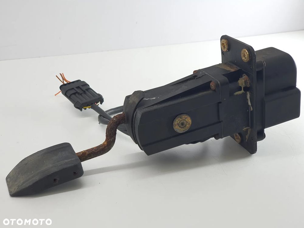 PEDAL GAZU  IVECO EUROCARGO - 6