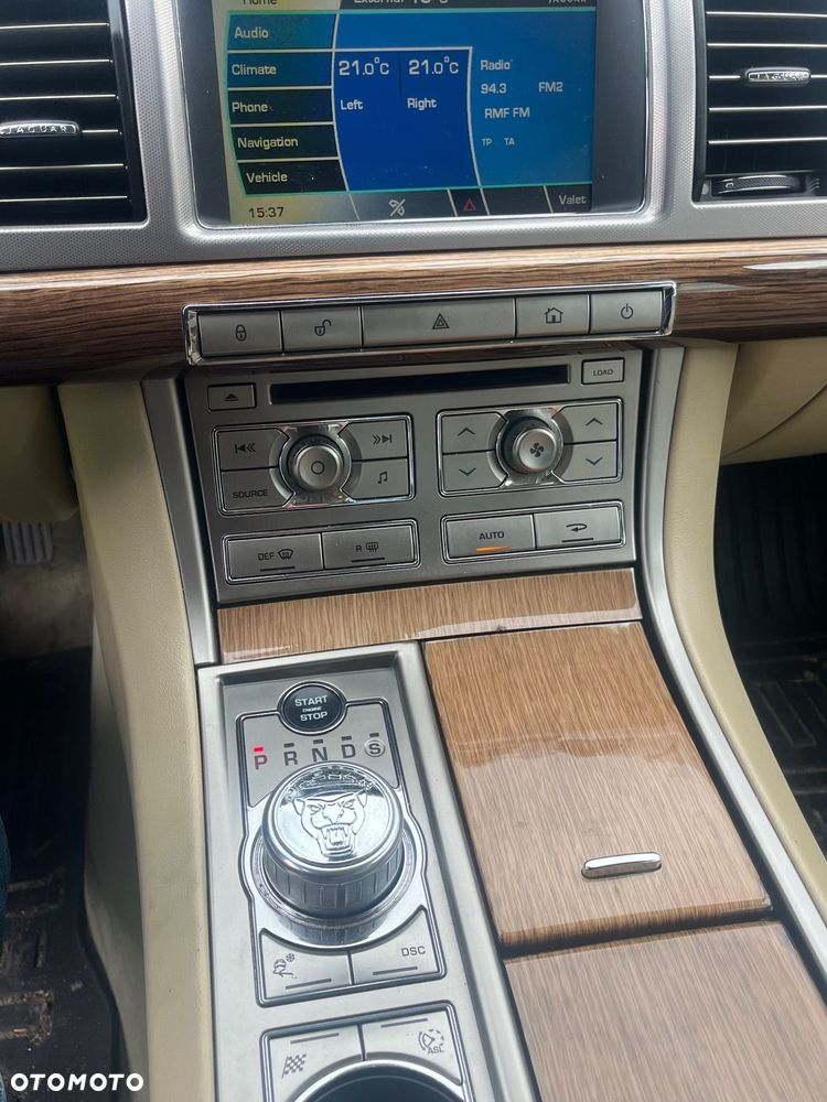 Jaguar XF 3.0 V6 D S Portfolio - 13