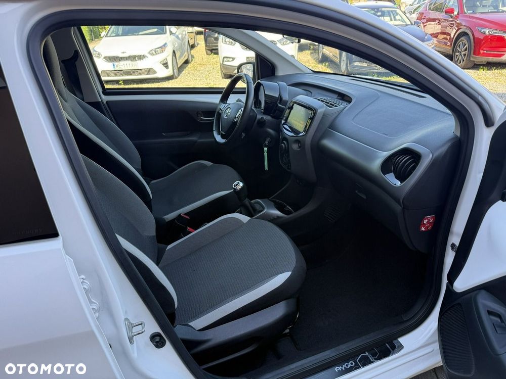 Toyota Aygo x-play - 24