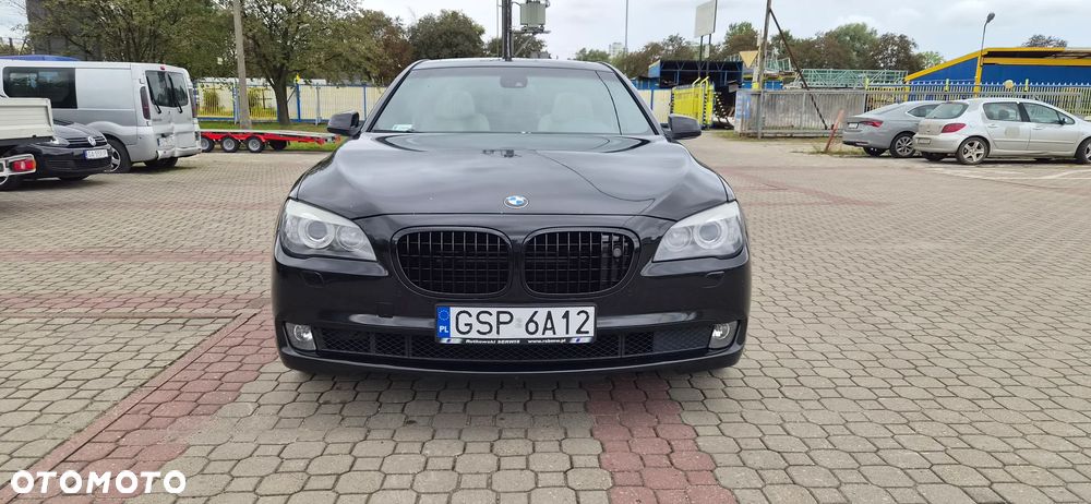 BMW Seria 7 750i - 7