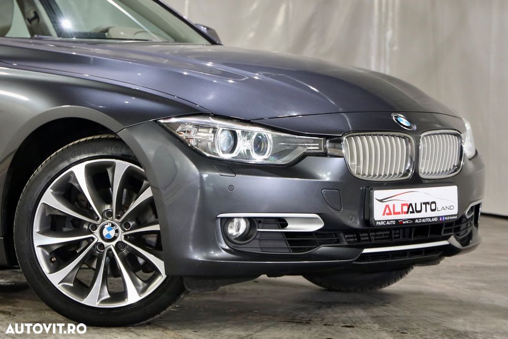 BMW Seria 3 320i Aut. Modern Line - 32