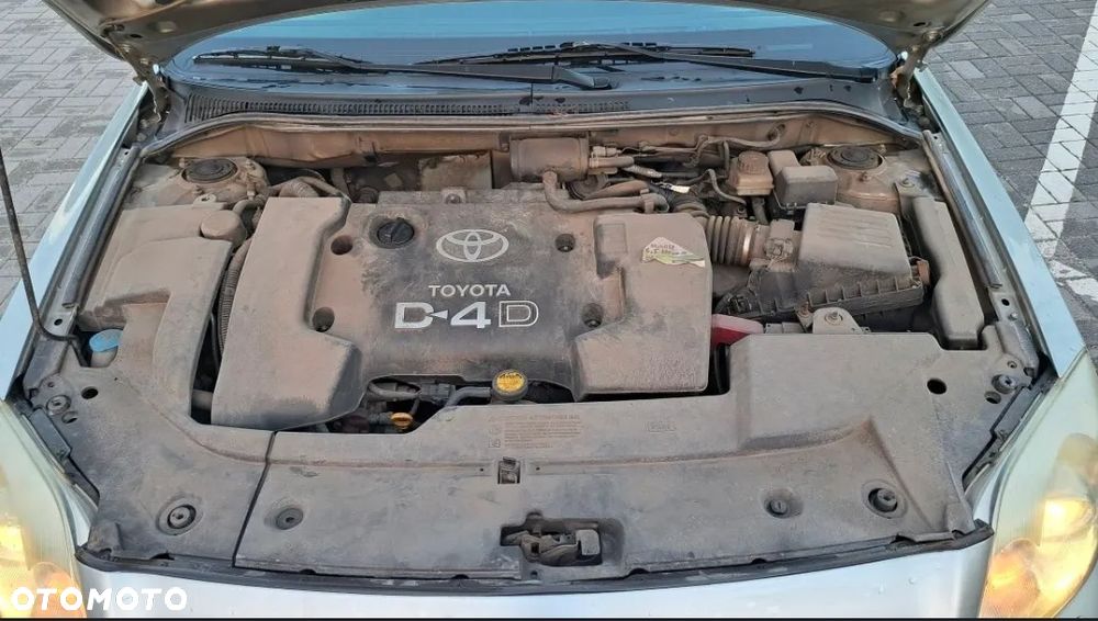 Toyota Avensis 2.0 D-4D - 7