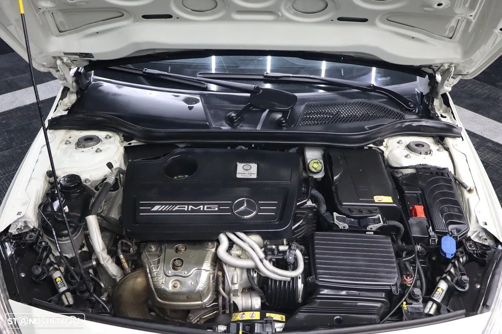 Mercedes-Benz A 45 AMG 4Matic Speedshift 7G-DCT - 24